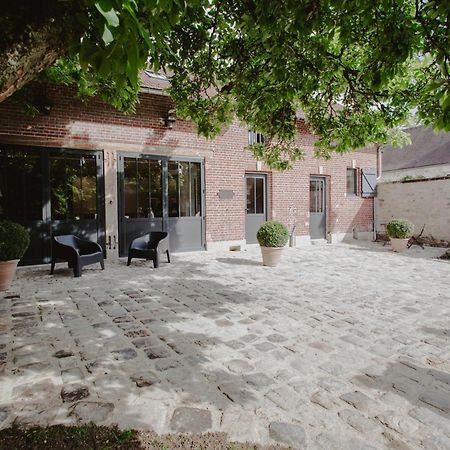 Bed and Breakfast L'Atelier Des Magnolias Aumont-en-Halatte Esterno foto