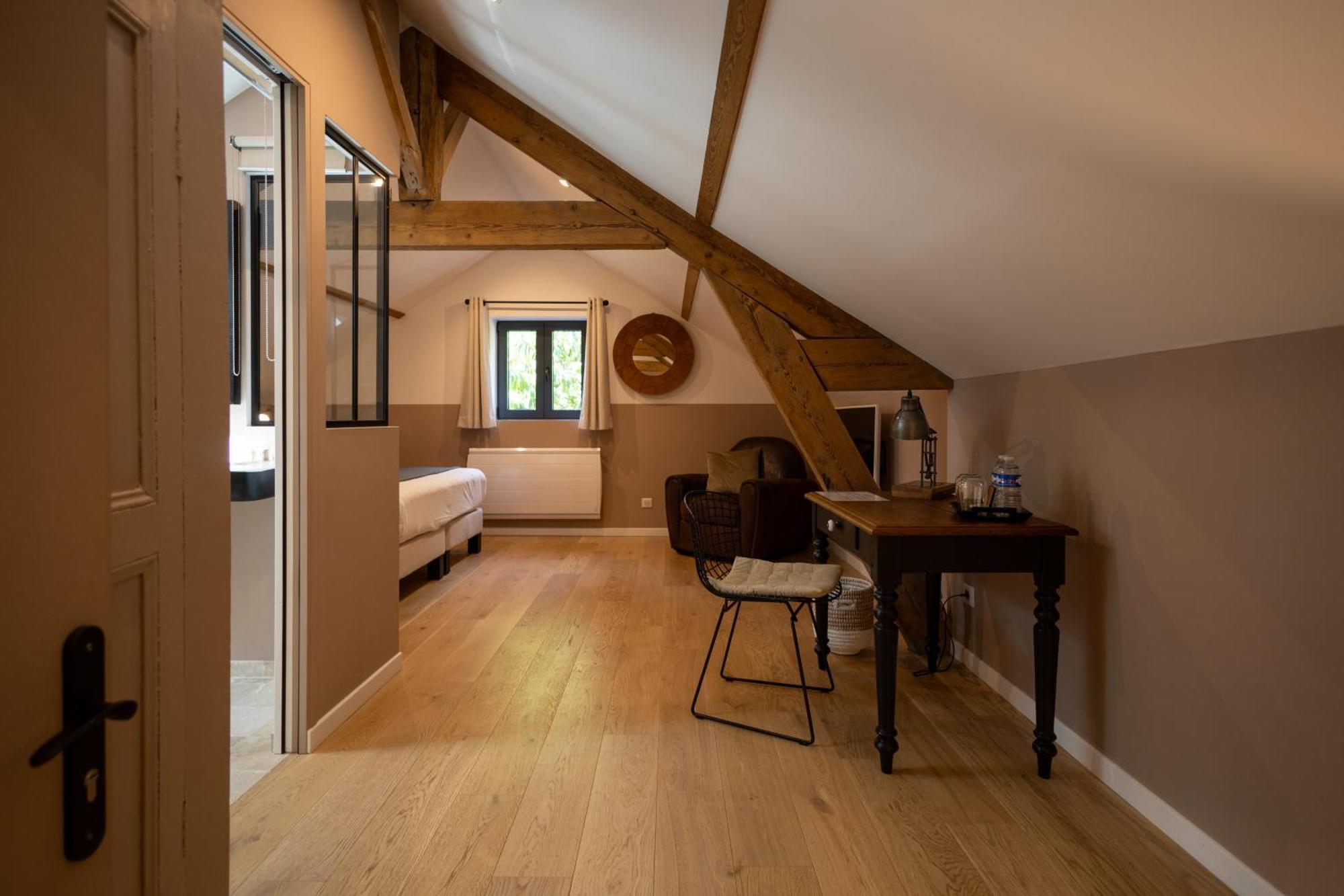 Bed and Breakfast L'Atelier Des Magnolias Aumont-en-Halatte Esterno foto